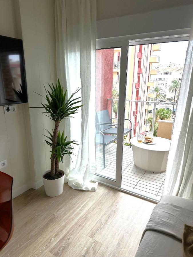 Minerva Estudio Suite White Jasmine, Beach And Pool 贝纳尔马德纳 外观 照片