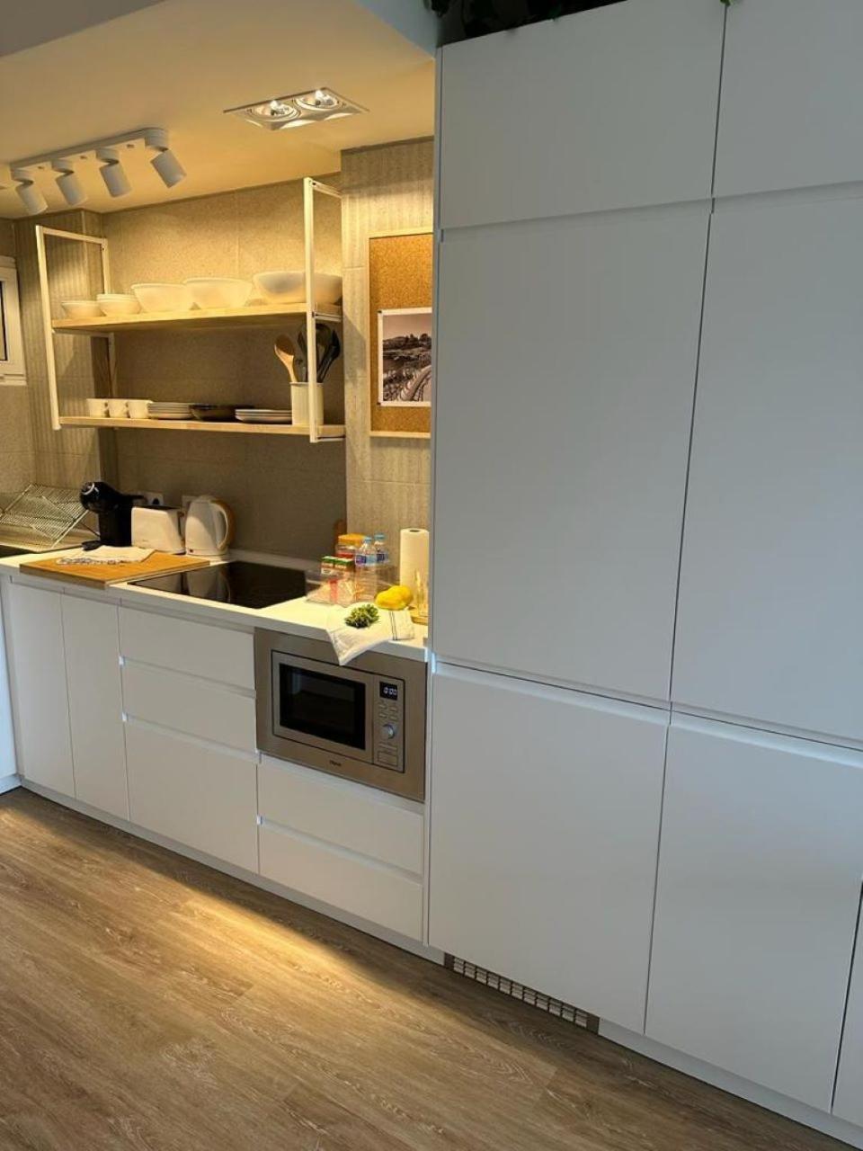 Minerva Estudio Suite White Jasmine, Beach And Pool 贝纳尔马德纳 外观 照片